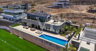 von_poll_real_estate_property_ES243184838_image_244