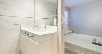 von_poll_real_estate_property_ES243184838_image_210