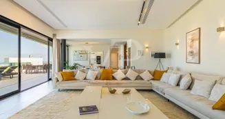 von_poll_real_estate_property_ES243184838_image_182