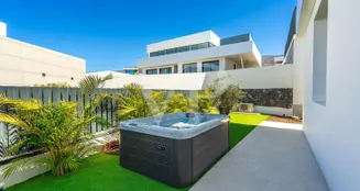 von_poll_real_estate_property_ES223184024_image_123