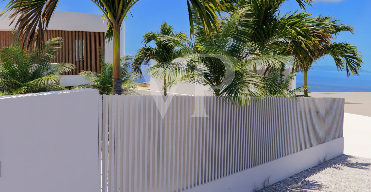 Plot with license to build the house of your dreams