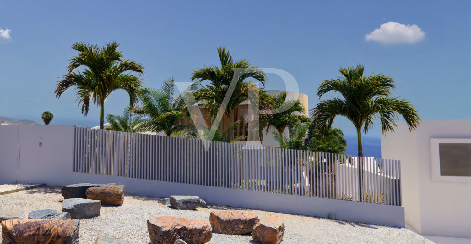 Plot with license to build the house of your dreams