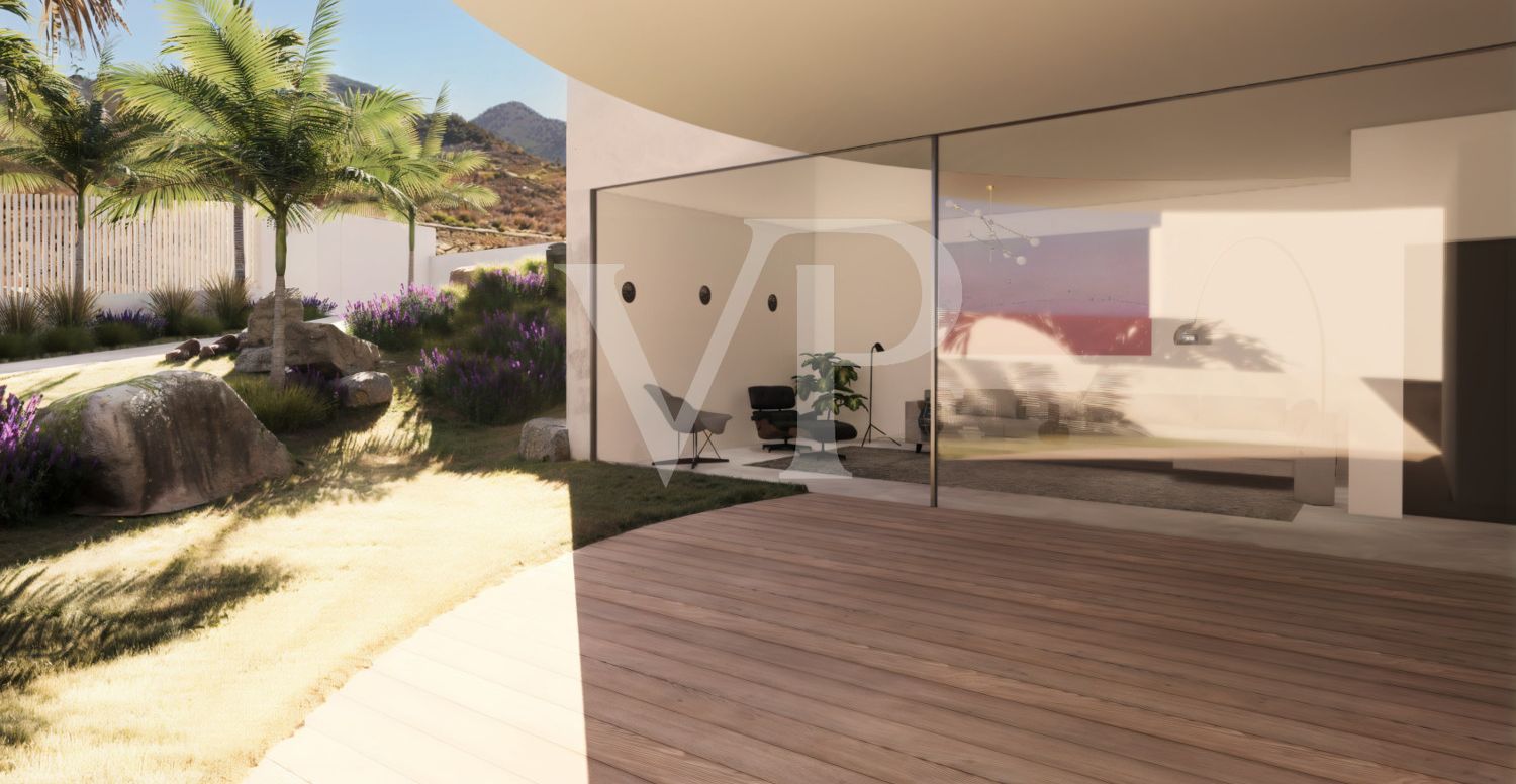 Plot with license to build the house of your dreams