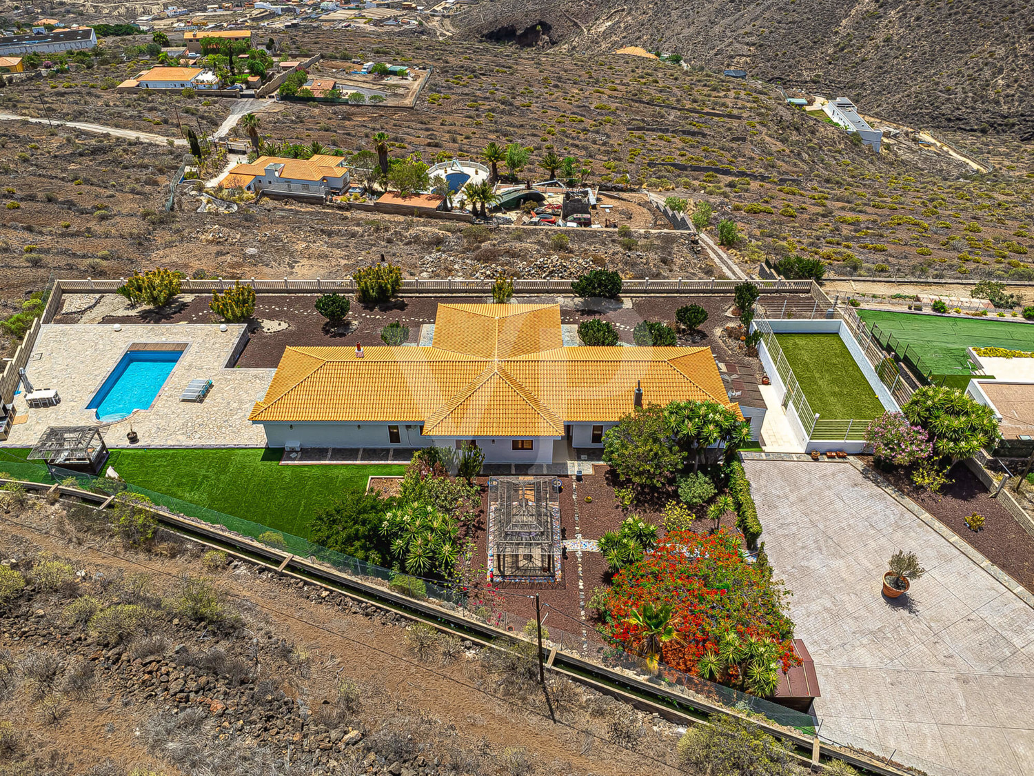 Finca de ensueño con vistas de ensueño y piscina privada - ¡Una verdadera joya en Tenerife!