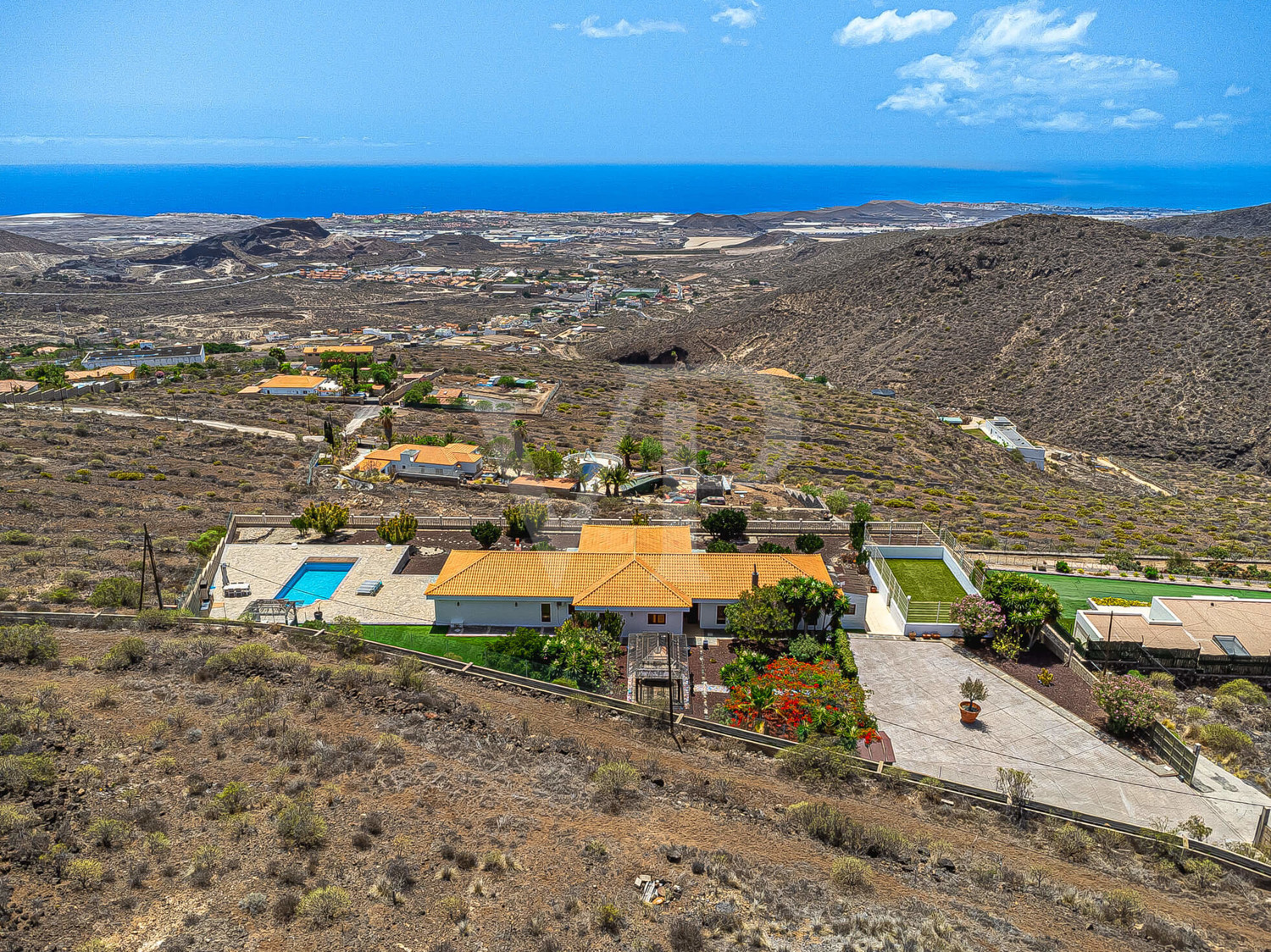 Finca de ensueño con vistas de ensueño y piscina privada - ¡Una verdadera joya en Tenerife!