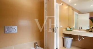 von_poll_real_estate_property_ES243184988_image_20