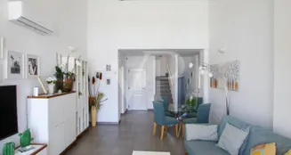 von_poll_real_estate_property_ES243184988_image_61