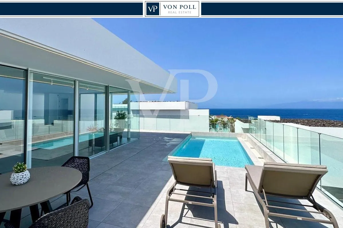 Luxusvilla mit privatem Pool und Meerblick in Rokabella