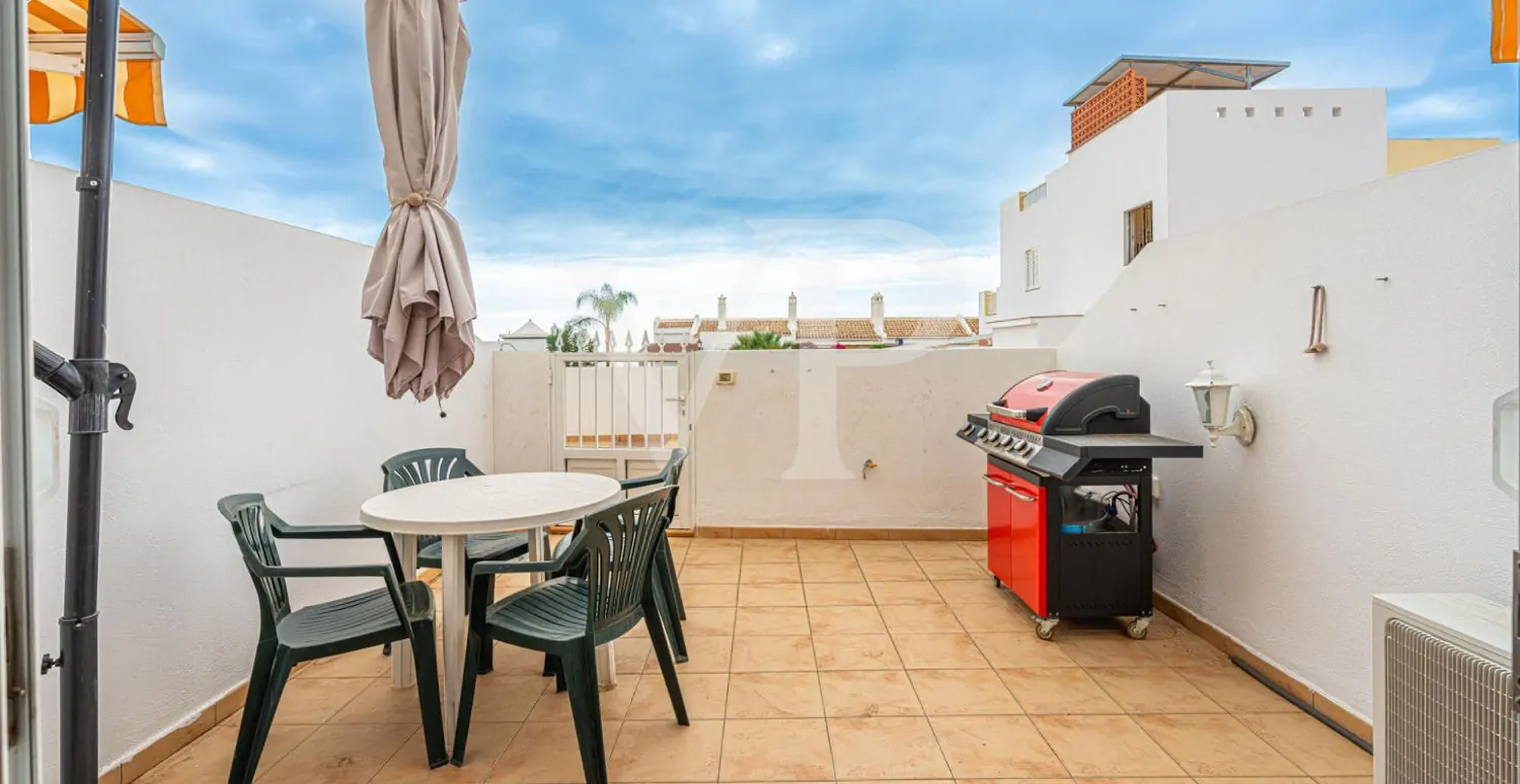 Bezaubernde Erdgeschosswohnung mit schönen Blick in Playa Paraiso