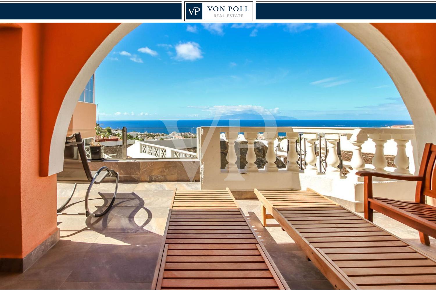 Townhouse in a Prime Location in San Eugenio with Panoramic Views