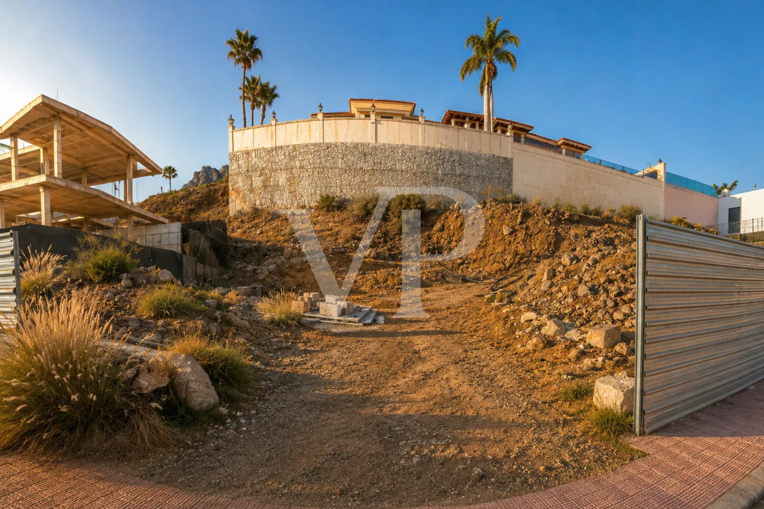 Exklusives Baugrundstück mit genehmigtem Luxusvillenprojekt in Roque del Conde