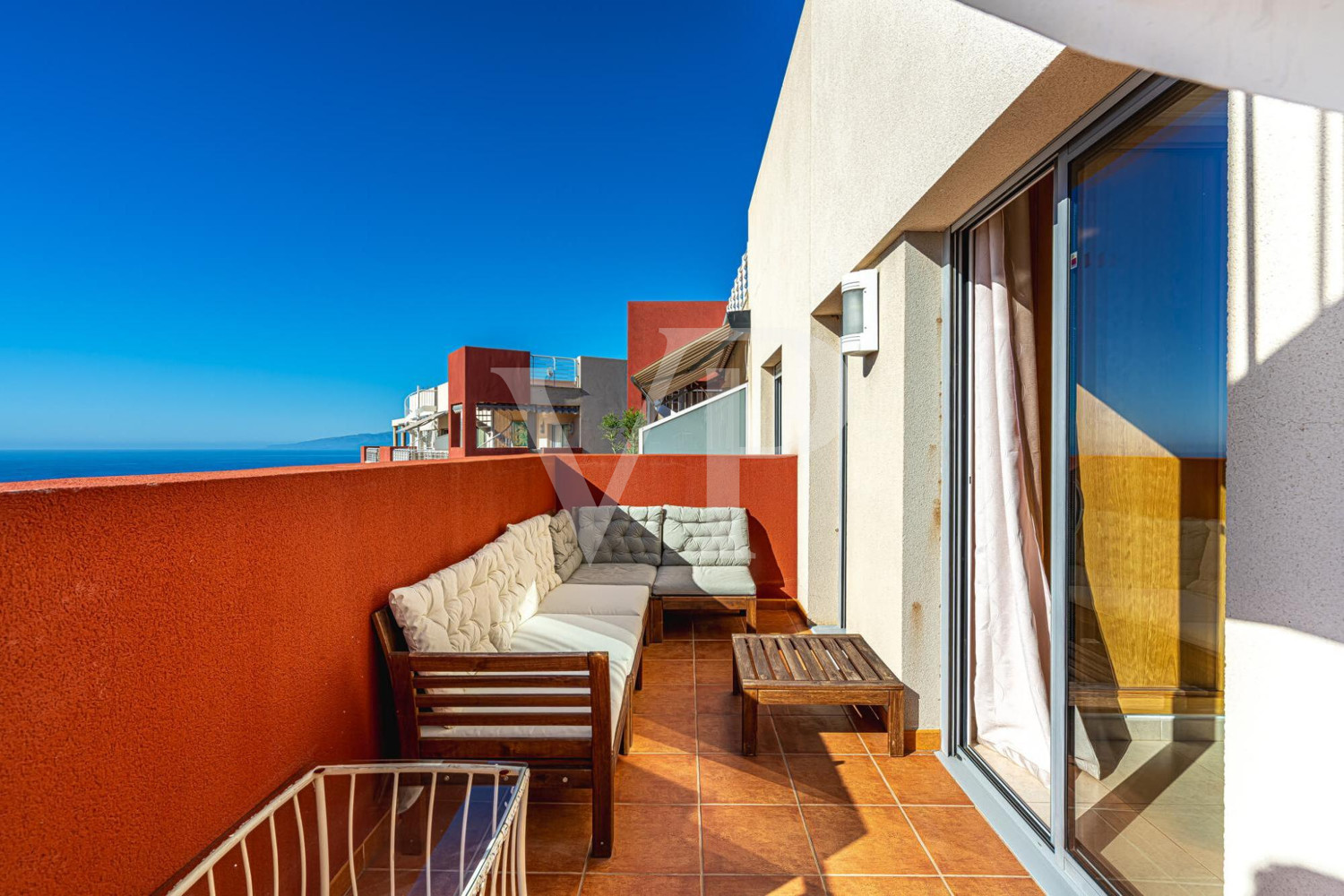 Exclusive penthouse with sea views and roof terrace in Puerto Santiago