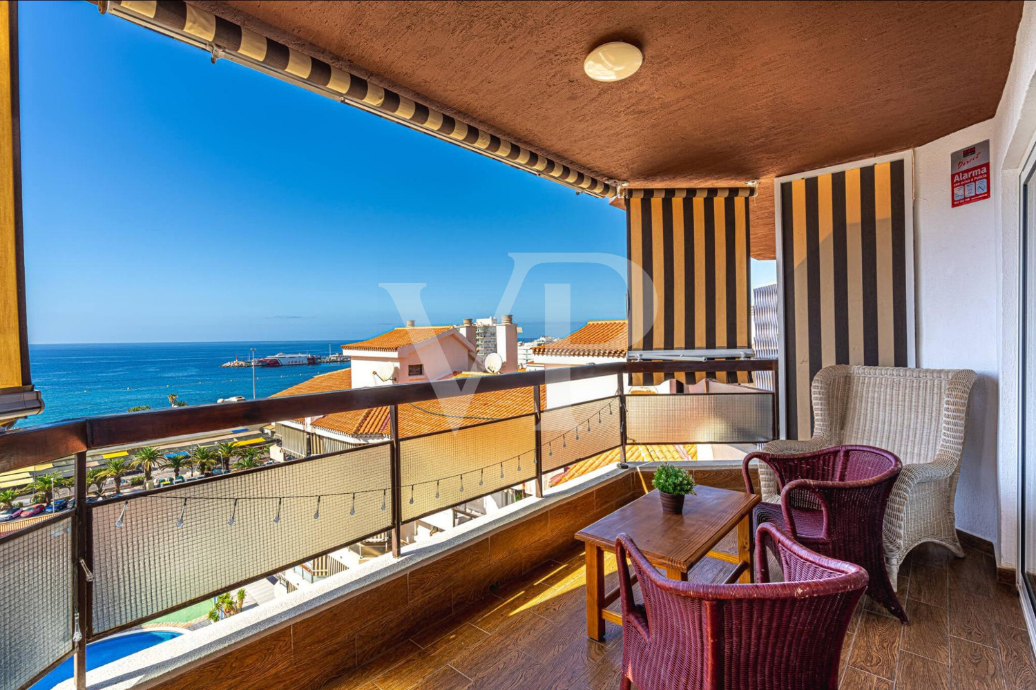 Penthouse with stunning sea views in Los Cristianos