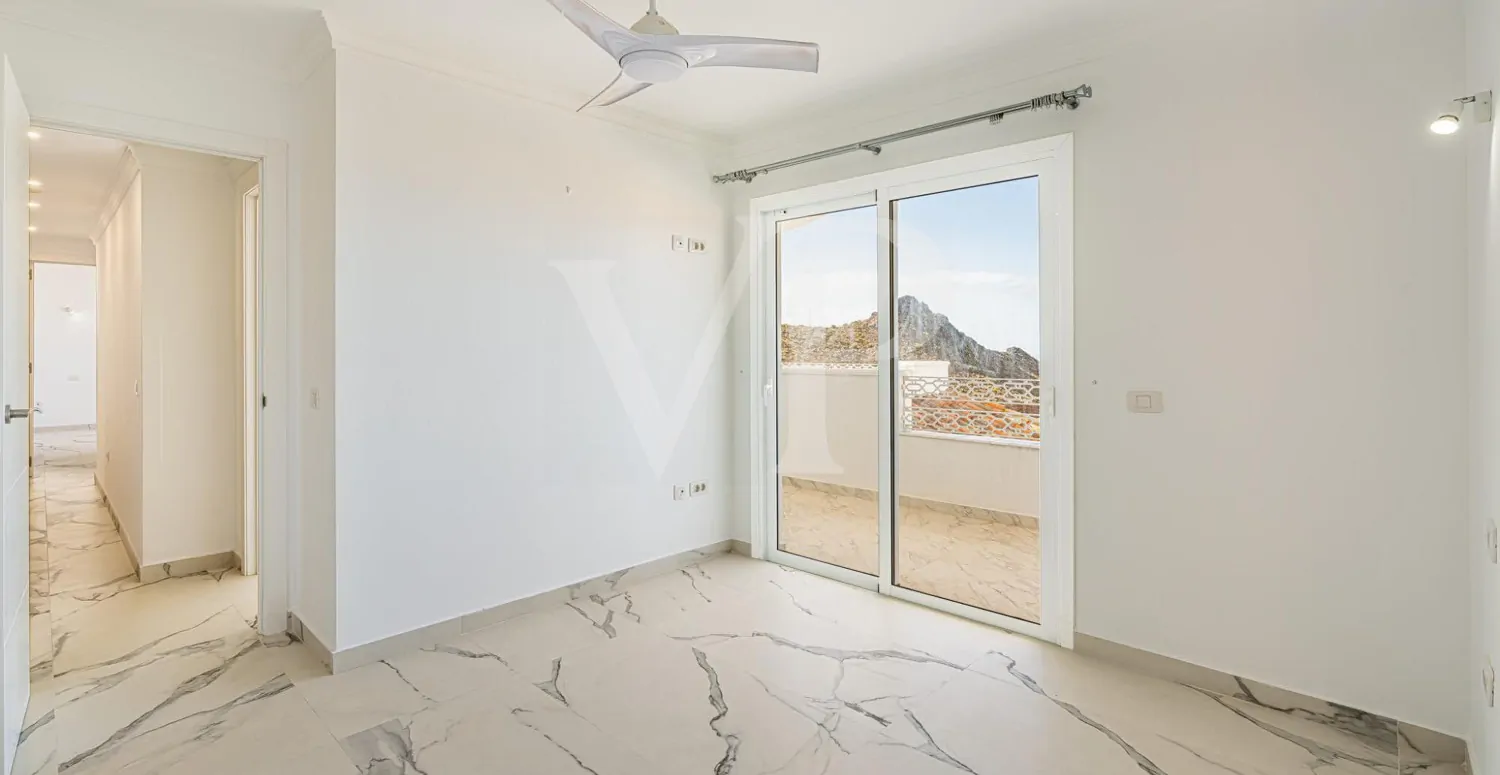 Komplett renovierte Luxusvilla in Roque del Conde mit Meerblick