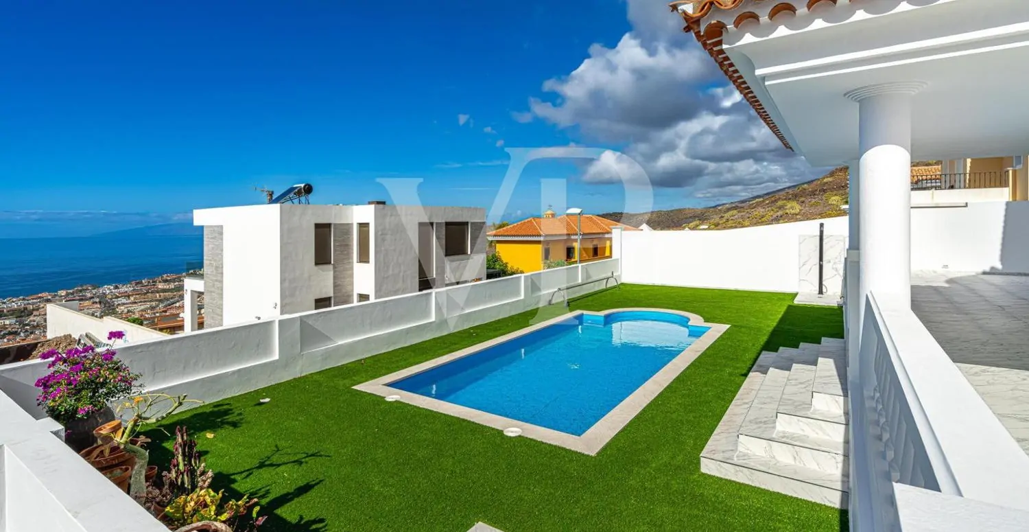 Komplett renovierte Luxusvilla in Roque del Conde mit Meerblick