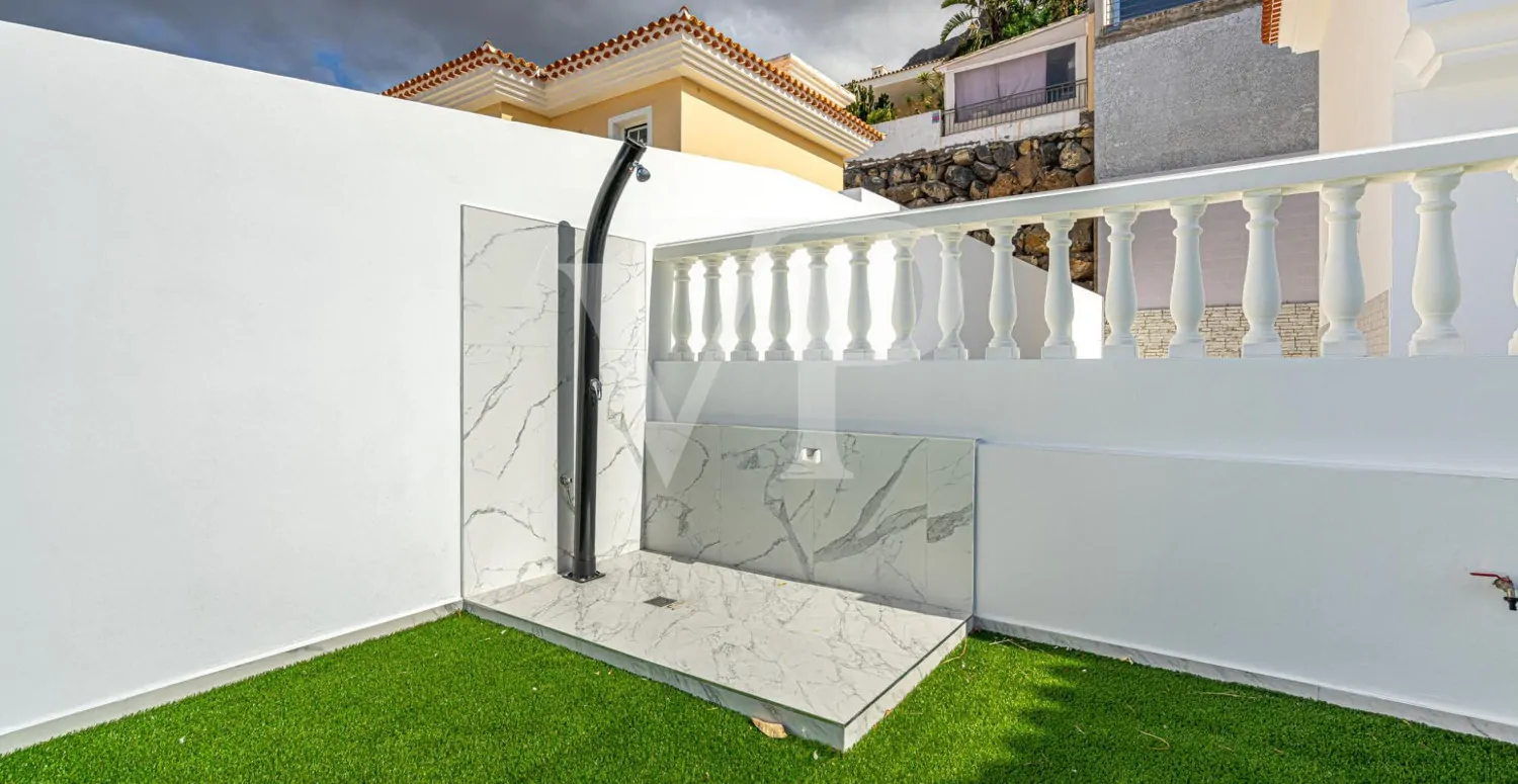 Komplett renovierte Luxusvilla in Roque del Conde mit Meerblick