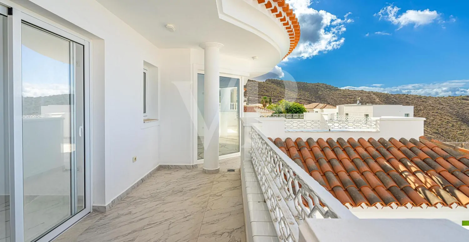 Komplett renovierte Luxusvilla in Roque del Conde mit Meerblick