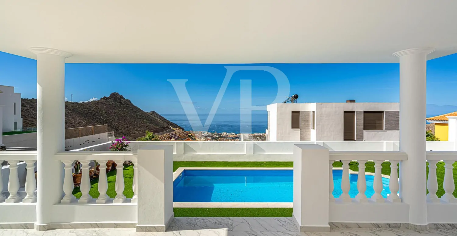 Komplett renovierte Luxusvilla in Roque del Conde mit Meerblick