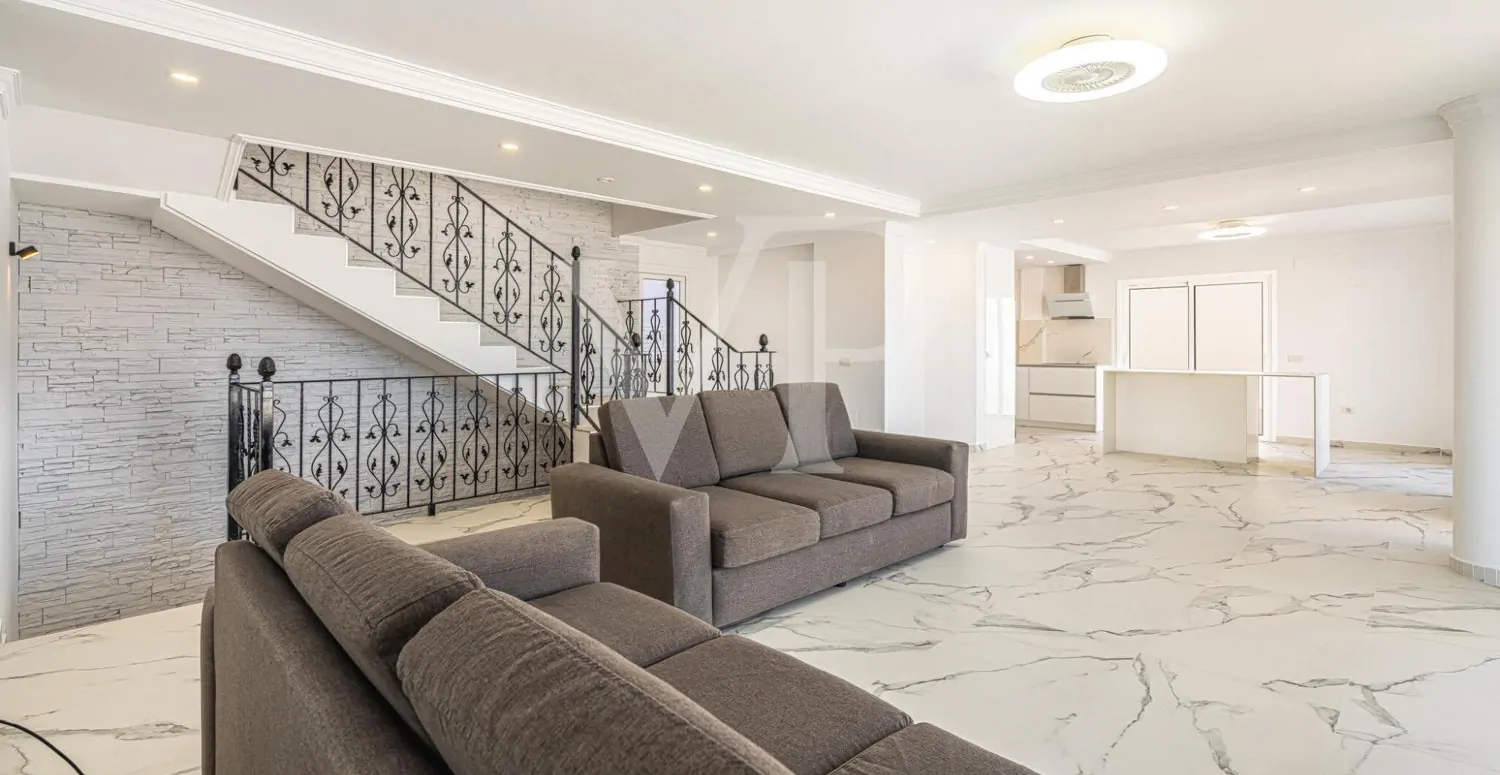 Komplett renovierte Luxusvilla in Roque del Conde mit Meerblick