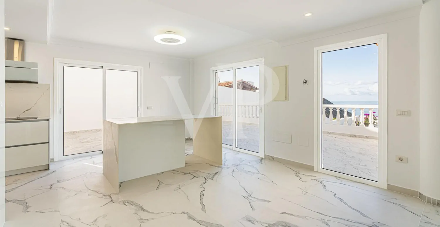 Komplett renovierte Luxusvilla in Roque del Conde mit Meerblick