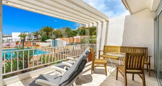 von_poll_real_estate_property_ES253185255_image_1