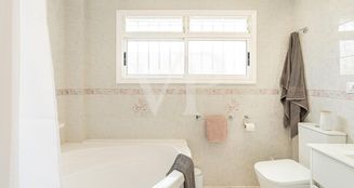 von_poll_real_estate_property_ES253185256_image_45