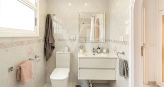 von_poll_real_estate_property_ES253185256_image_47