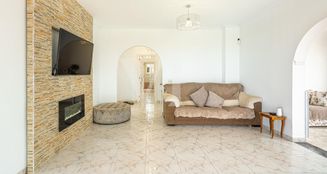 von_poll_real_estate_property_ES253185256_image_8