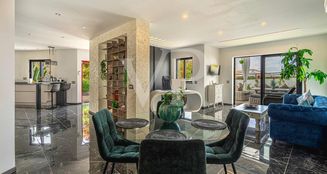von_poll_real_estate_property_ES253185307_image_8