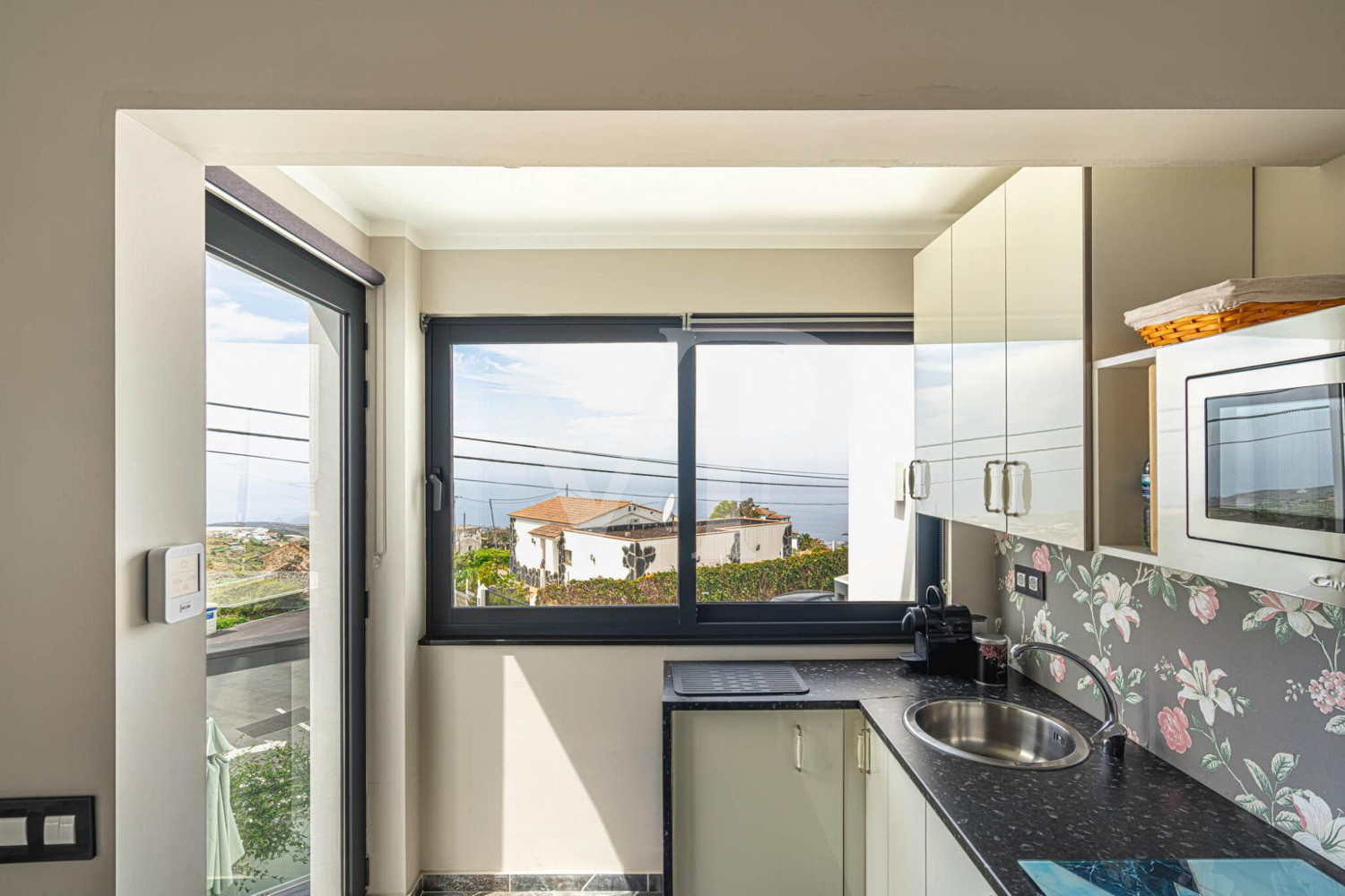 Idyllisches modernes Einfamilienhaus mit Panoramablick
