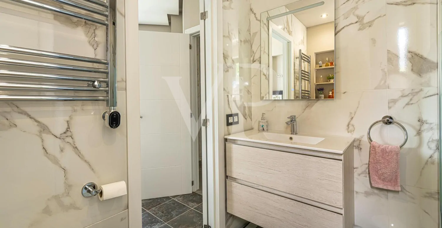 Idyllisches modernes Einfamilienhaus mit Panoramablick