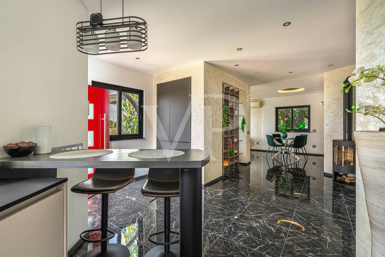 Idyllisches modernes Einfamilienhaus mit Panoramablick