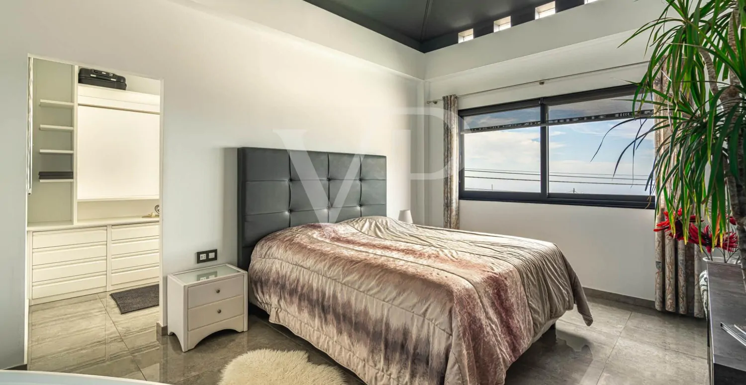 Idyllisches modernes Einfamilienhaus mit Panoramablick