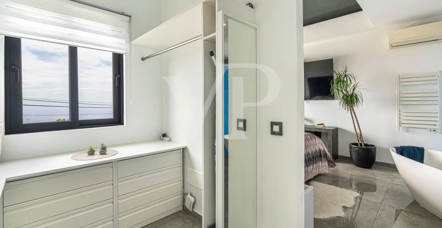 Idyllisches modernes Einfamilienhaus mit Panoramablick