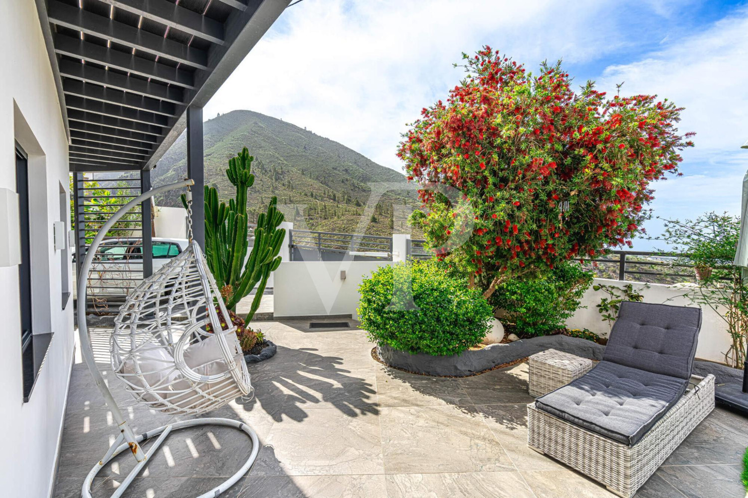 Idyllisches modernes Einfamilienhaus mit Panoramablick