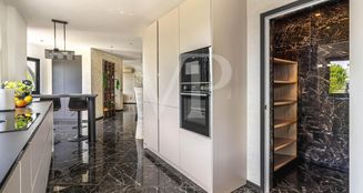 von_poll_real_estate_property_ES253185307_image_4