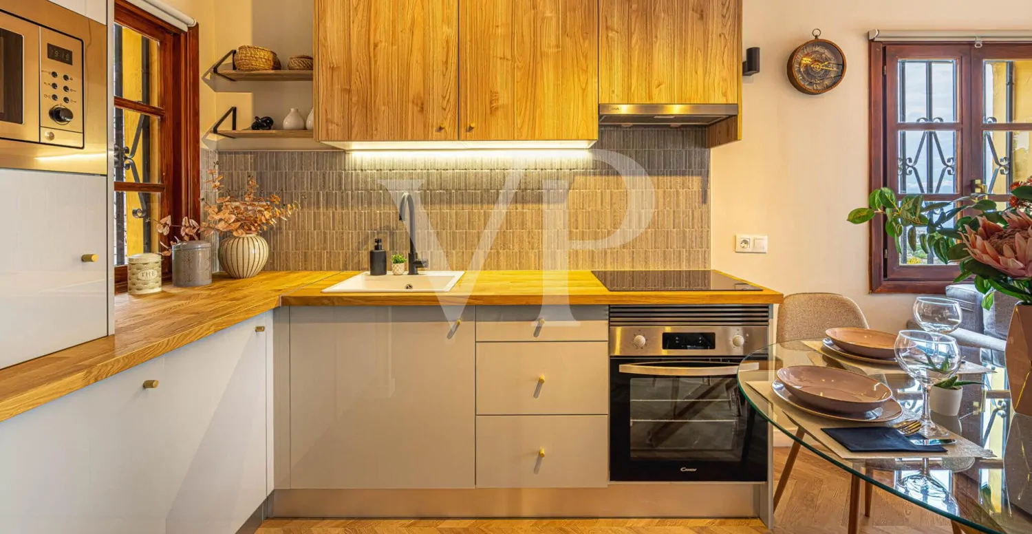 Stilvolle Ein- Schlafzimmer- Wohnung in San Eugenio alto