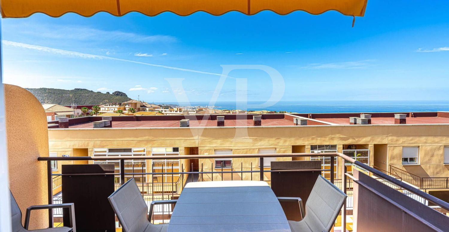 Beautiful penthouse with sea views in the popular area of El Galeón