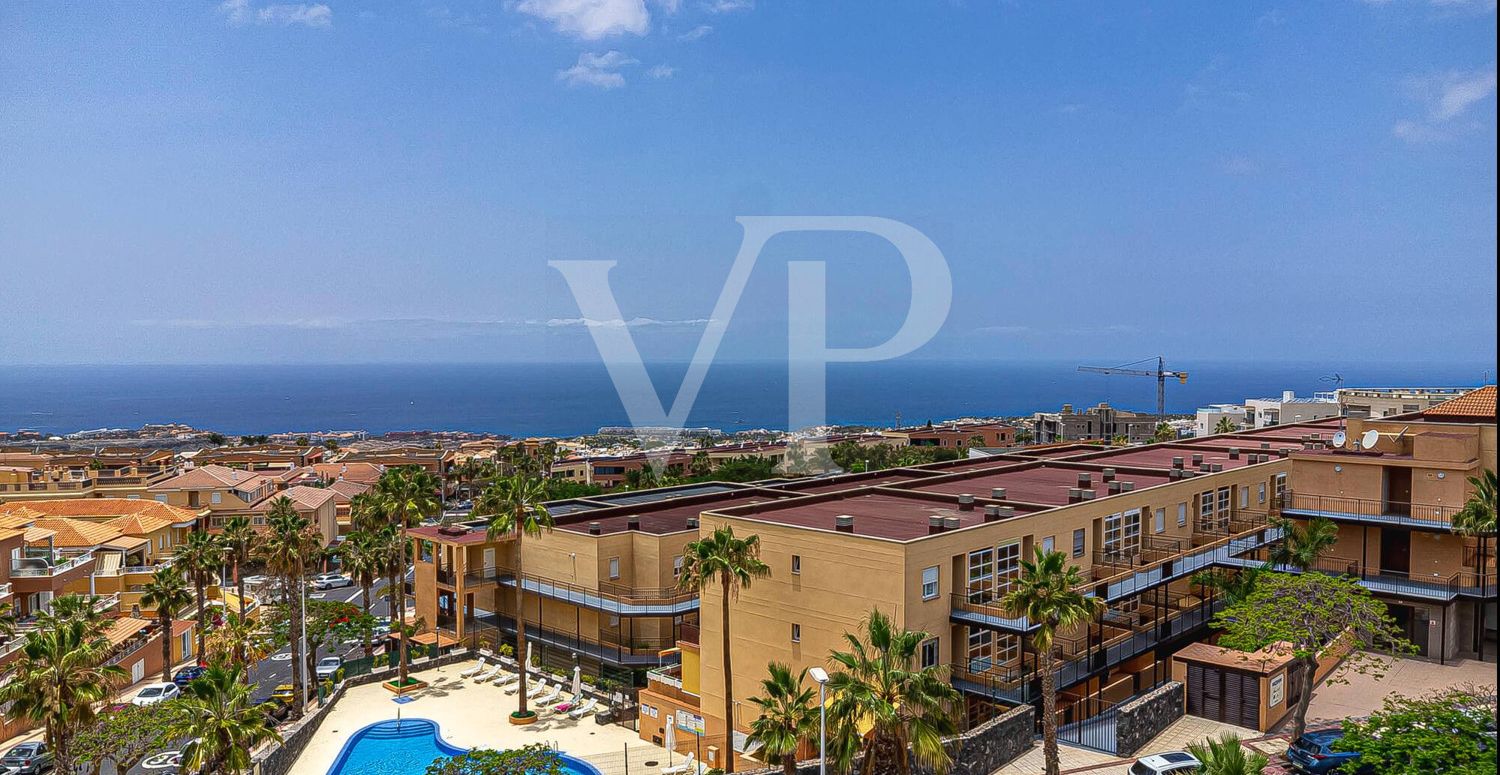 Beautiful penthouse with sea views in the popular area of El Galeón