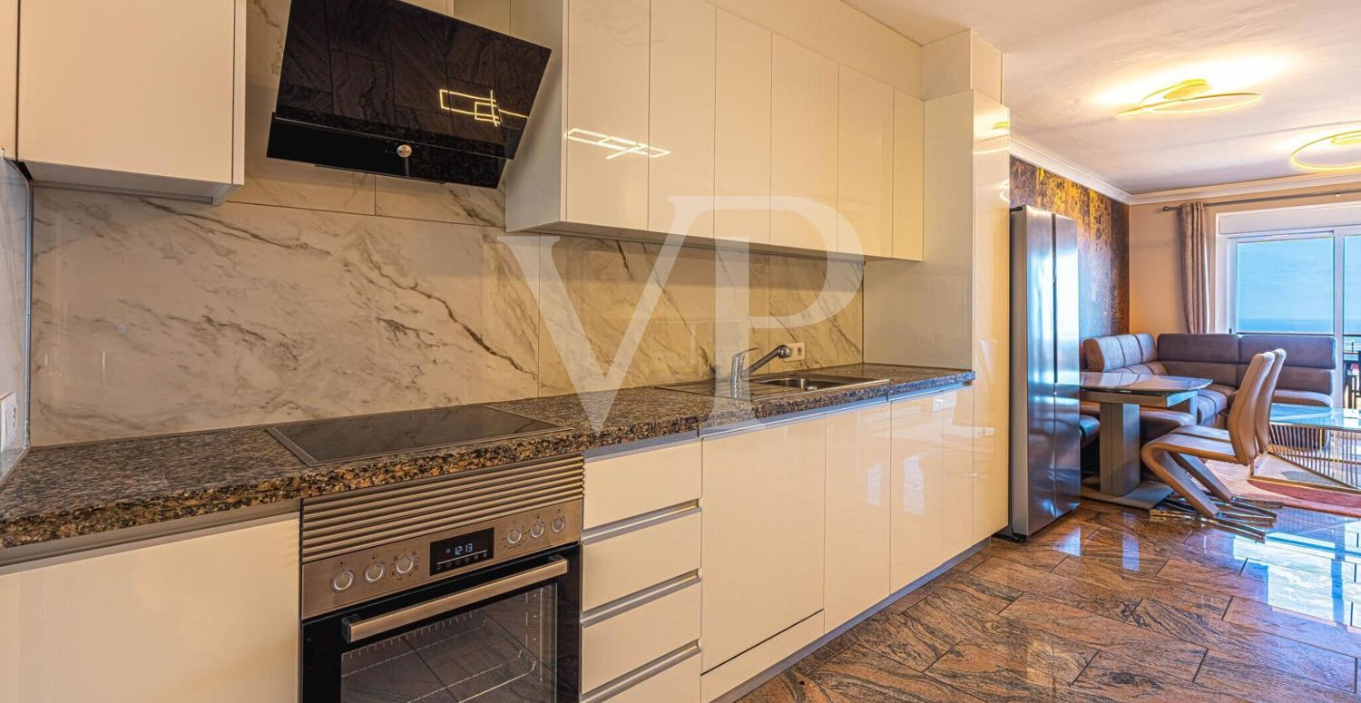 Beautiful penthouse with sea views in the popular area of El Galeón