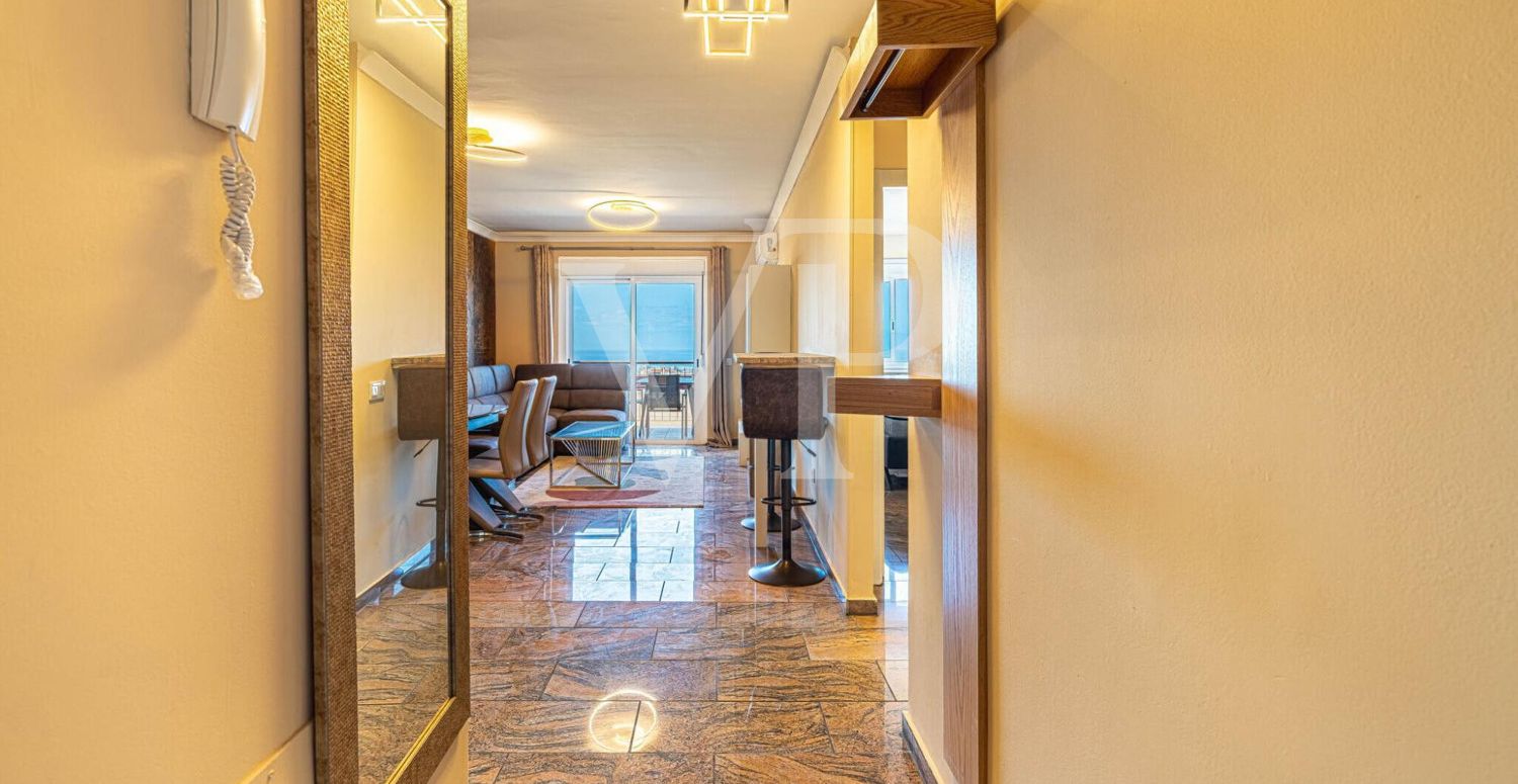 Beautiful penthouse with sea views in the popular area of El Galeón