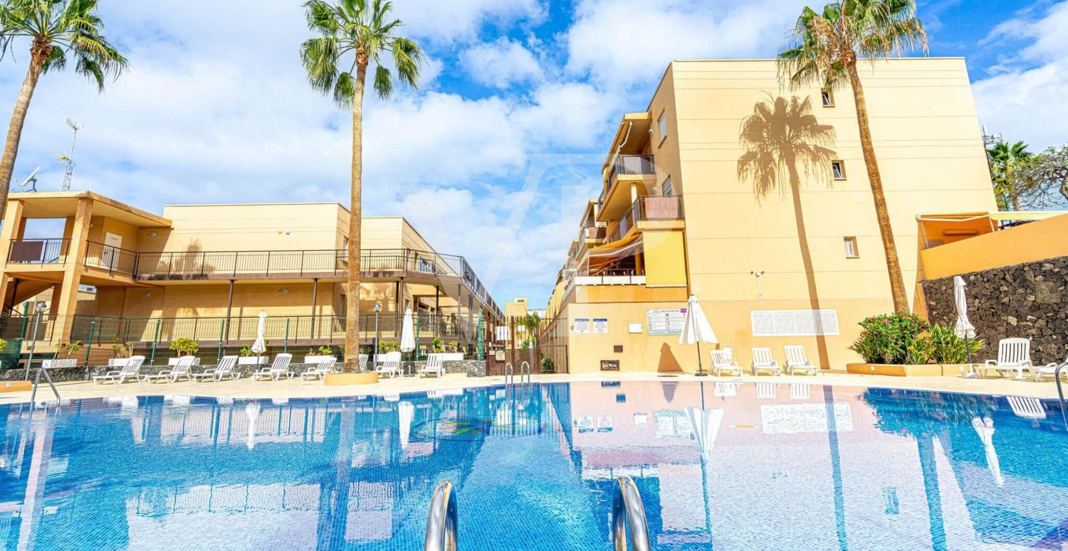 Beautiful penthouse with sea views in the popular area of El Galeón
