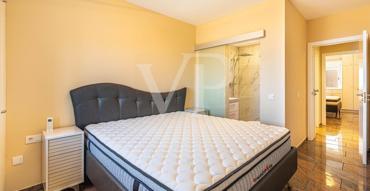 Beautiful penthouse with sea views in the popular area of El Galeón