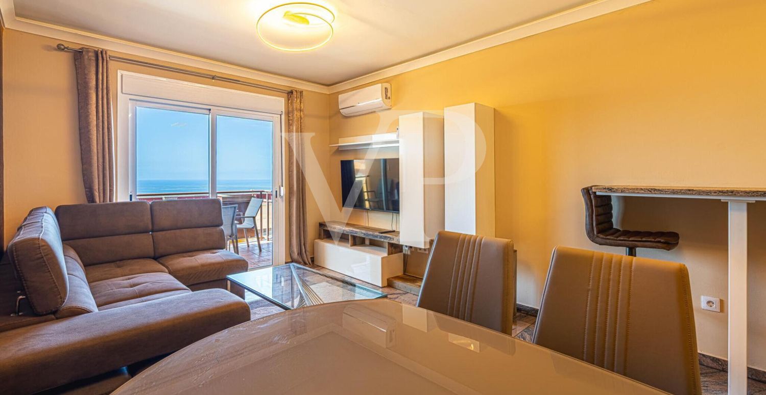 Beautiful penthouse with sea views in the popular area of El Galeón