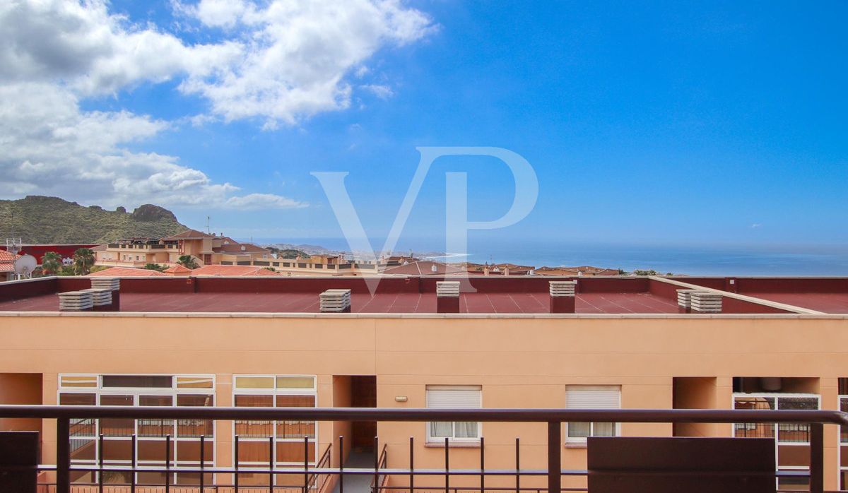 Beautiful penthouse with sea views in the popular area of El Galeón