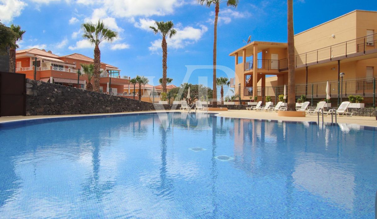 Beautiful penthouse with sea views in the popular area of El Galeón