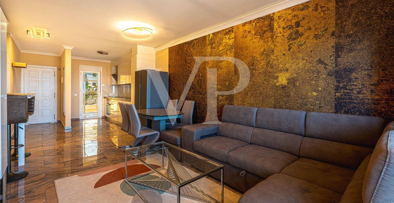 Beautiful penthouse with sea views in the popular area of El Galeón