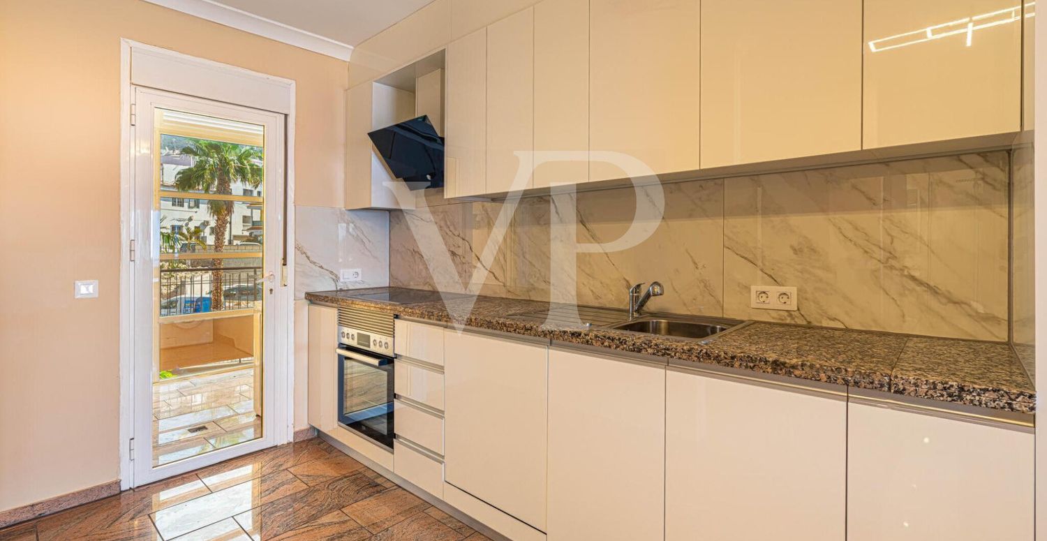 Beautiful penthouse with sea views in the popular area of El Galeón