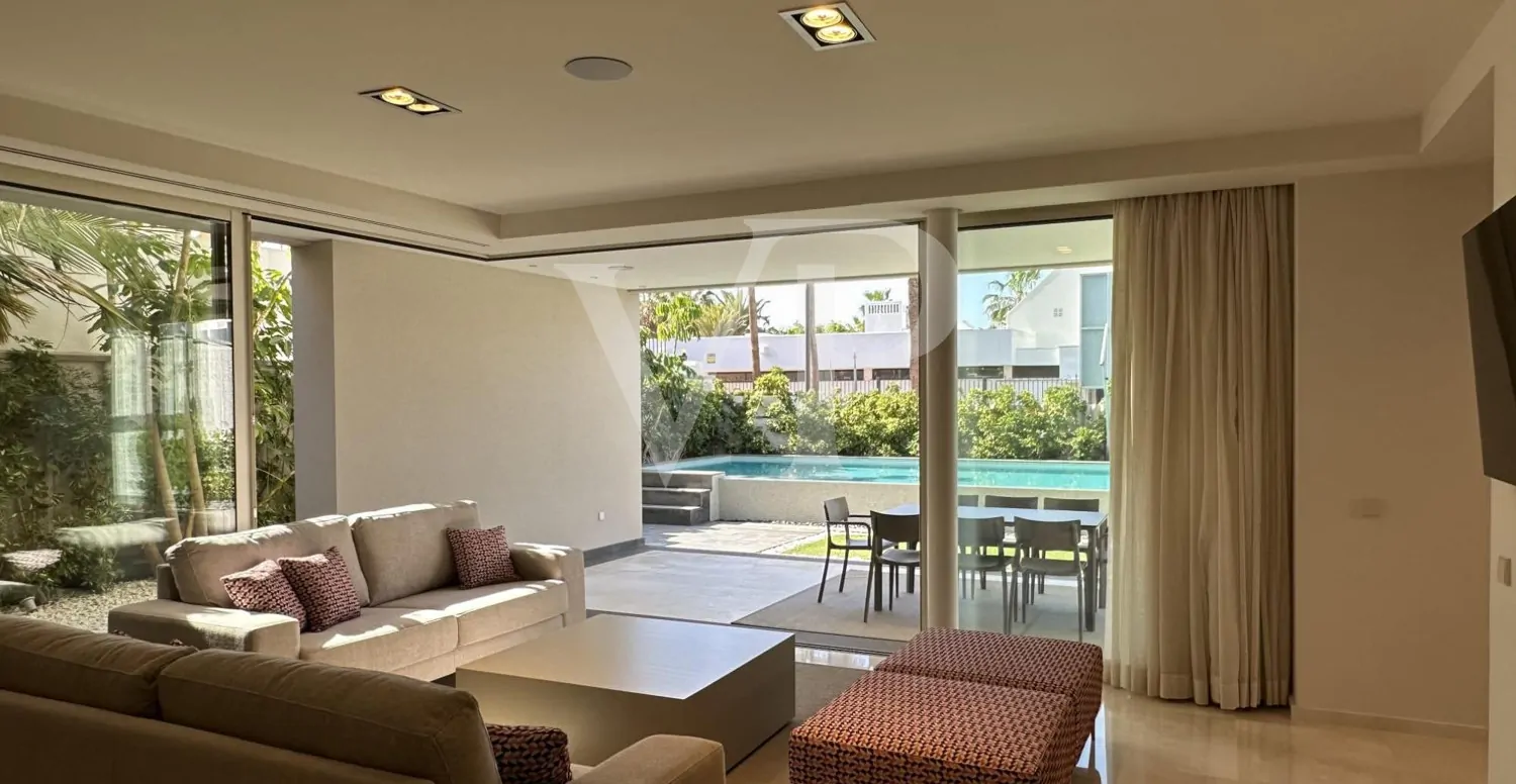 Eleganz am Atlantik – Neubau-Luxusvilla in Playa de las Américas