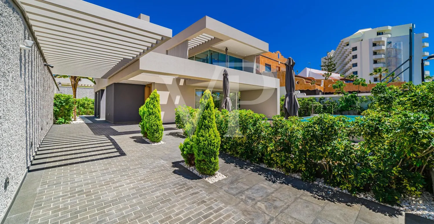 Eleganz am Atlantik – Neubau-Luxusvilla in Playa de las Américas